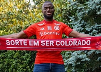 Énner Valencia recibió ovaciones de los hinchas del Inter en Brasil   