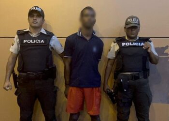 Operativos policiales arrojan la aprehensión de ciudadano, incautación de armas de fuego y motos recuperada