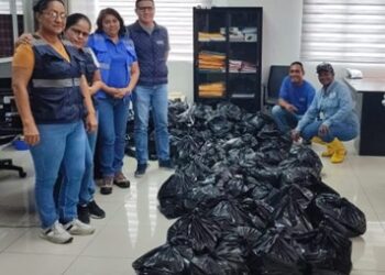    CELEC EP canaliza ayuda para afectados por el desborde del río Teaone   