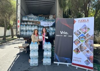 DIRECTV entregó más de 24.300 litros de agua para damnificados por las inundaciones en Esmeraldas      