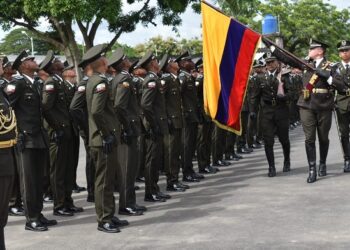 Se realizó ceremonia de graduación de 76 policías