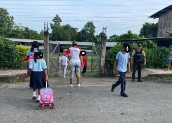 En Esmeraldas, cuatro de cada 100 estudiantes dejan los estudios