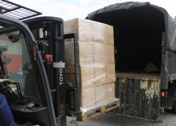 Guayaquil envía seis toneladas de donaciones a Esmeraldas 