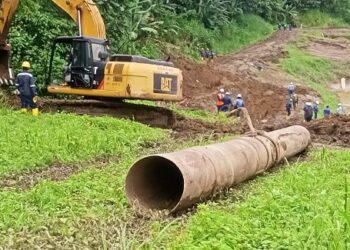 Petroecuador informó que activó el plan de contingencia por la rotura del poliducto Esmeraldas – Quito
