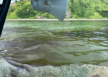 Unos 1 200 barriles de crudo se derramaron en Esmeraldas, según el ministro del Ambiente