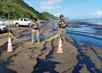 Petroecuador confirma derrame de petróleo en Esmeraldas