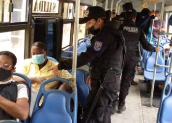 Balacera sorprendió a pasajeros de un bus en Esmeraldas
