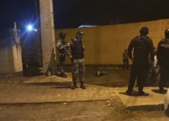 Espero en la calle más de una hora hasta que llegue una ambulancia   