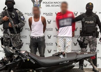 En persecución interrumpida capturan a dos individuos por asalto y robo a mano armada   