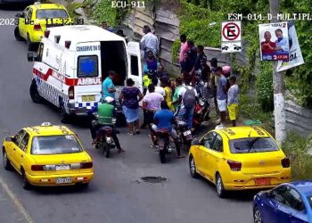 ECU 911 coordinó atención de accidente de tránsito en el centro de la ciudad de Esmeraldas   