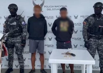 Policía captura en flagrancia a dos sujetos por cometer el delito de asalto y robo a mano armada   