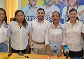 La foto y el nombre de Rider Sánchez Intriago reemplazarán a los de su padre en la papeleta de asambleístas de Esmeraldas   