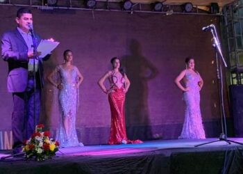 Estero de Plátano eligió a su nueva soberana