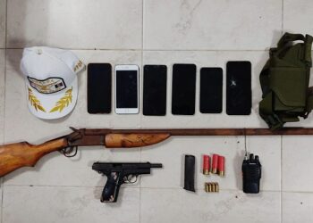 En San Lorenzo la Policía incautó armas de fuego, celulares y radio de comunicación