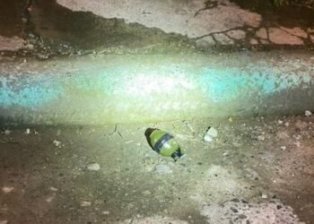 Lanzan granada y disparos durante patrullaje en San Lorenzo   