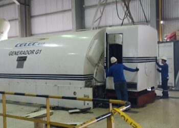 La Central Térmica Esmeraldas I inició le entrega de energía eléctrica para beneficio de país   