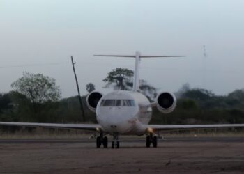 Nueva aerolínea EcuaCóndor cubrirá las rutas a Esmeraldas con aviones CRJ-200