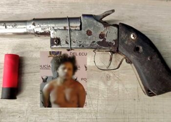 Policía captura sujeto con arma de fuego y que además era requerido por la justicia