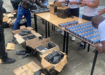 Delincuentes pretendían llevar armas a Quito a bordo de un bus de Trans-Esmeraldas