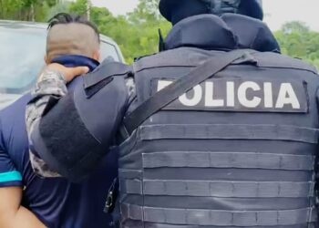 Policía captura a dos sujetos con armas de fuego, uno de ellos implicado en tentativa de asesinato
