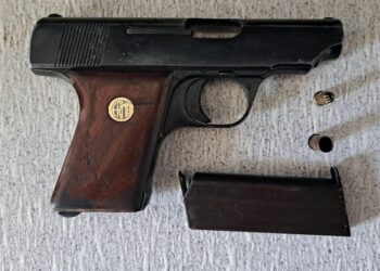 Una mujer fue detenida por tenencia de arma de fuego