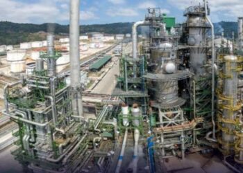La Refinería de Esmeraldas trabaja a la mitad de su capacidad