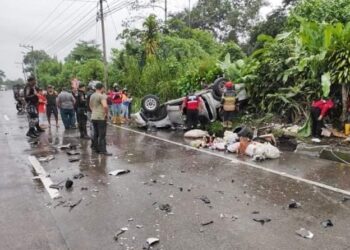 Accidente en la vía E20 deja un muerto y un herido