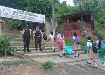Planteles de Esmeraldas mantendrán clases no presenciales