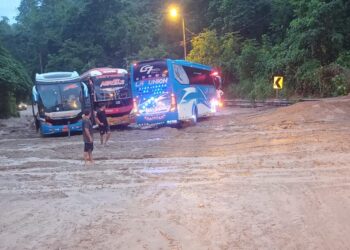Deslizamiento de tierra en Wínchele ocasiona el cierre temporal de la vía a Viche