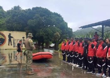 Bomberos se capacitan ante emergencias acuáticas