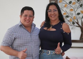 Prefectura de Esmeraldas y Gobierno Parroquial de Viche firman convenio para obras de mejoramiento   