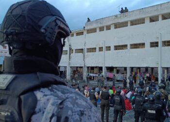 Intervención de requisa y control en la cárcel de mujeres de Esmeraldas