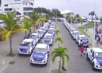 Vehículos policiales se suman al control en la provincia
