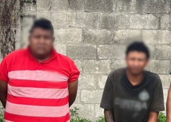 Policía captura en flagrancia a dos a presuntos extorsionadores