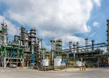 Ecuador declara desierta licitación para repotenciar Refinería Esmeraldas por USD 2.300 millones