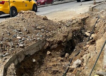 ¡Alerta en Sector Propicia #4 por peligroso hueco en sobre la calle 18 de Marzo!