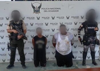 Capturados dos sujetos, uno de ellos adolescente por asalto y robo a mano armada en Esmeraldas