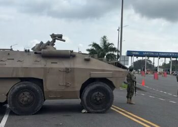Policía impidió cierre por manifestantes en la carretera Esmeraldas-San Lorenzo