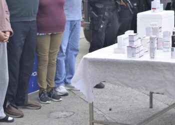 Detenidos por la venta de medicamentos adulterados. Foto: Francisco Verni